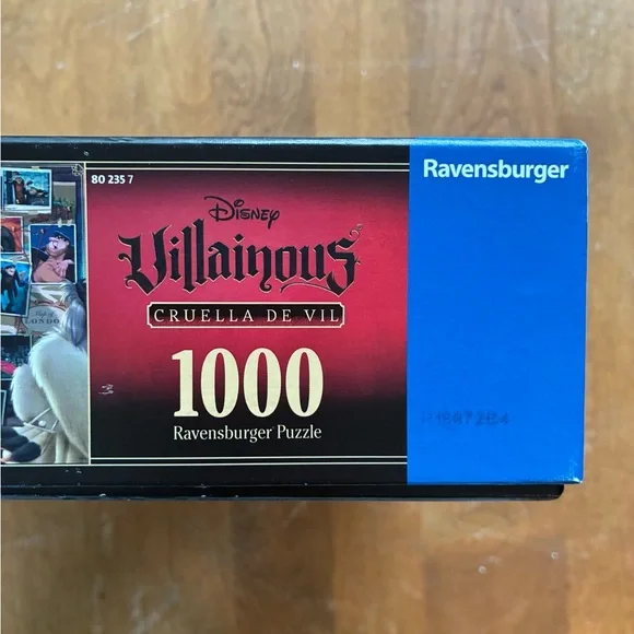 Ravensburger Disney Villainous Puzzle - Red and Black - Picture 10 of 10